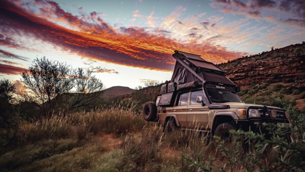 Land Cruiser LC76 (76-Series) - Alu-Cab Thor Roof Conversion